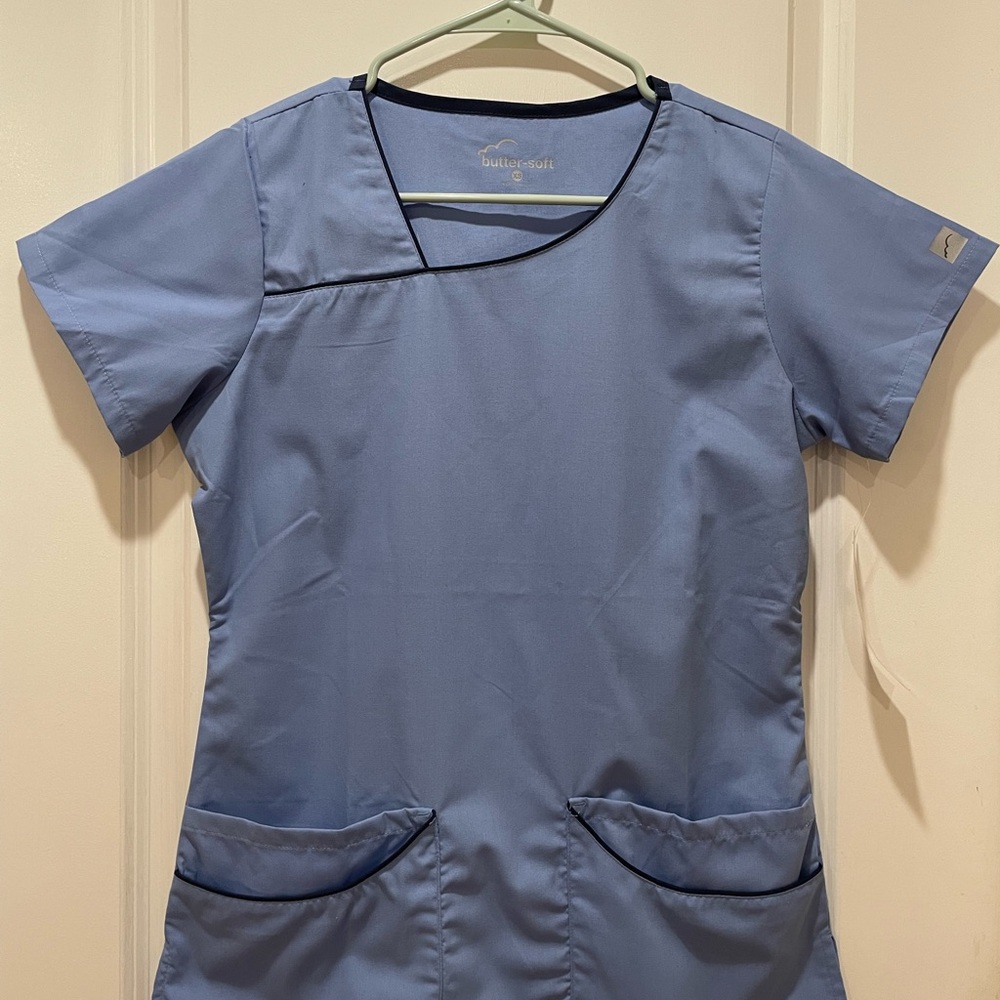 Uniform Advantage butter-soft Cute Ciel Blue Mock Wrap Scrub Top Size XS